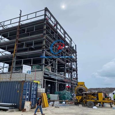 Fabricação sustentável de edifícios de aço de vários andares com opções de materiais reciclados