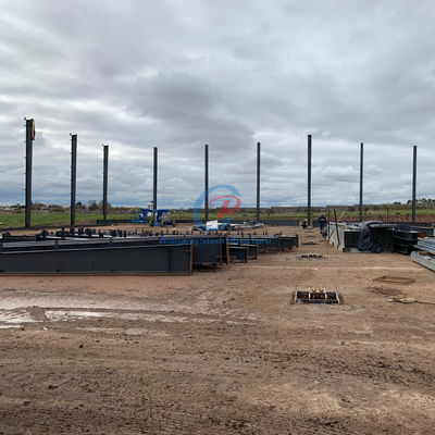 Edifício de construção pré-fabricado de aço sob medida com revestimento de telhado e parede