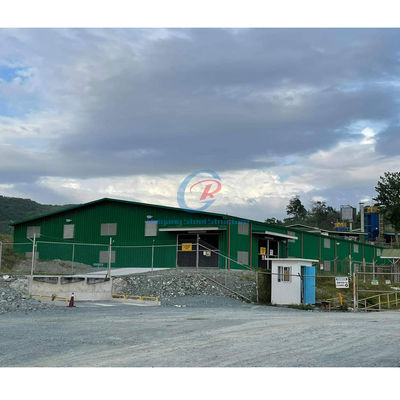 Construção de estruturas comerciais contemporâneas de aço com extensão do ciclo de revestimento