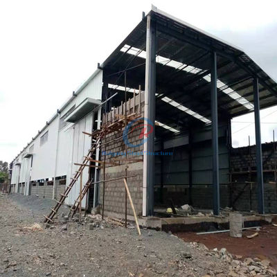 Construção de estruturas modernas de aço PEB para uso industrial / comercial