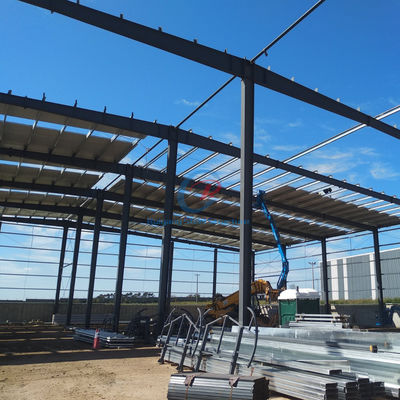 Fábrica de estruturas de aço PEB pintadas / galvanizadas, edifícios de aço sustentáveis