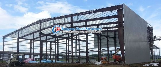 Q355B Edifícios pré-fabricados de aço / Construção de edifícios metálicos com sistema de parede de telhado