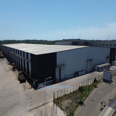 Armazém de estruturas de aço personalizadas com materiais resistentes ao fogo